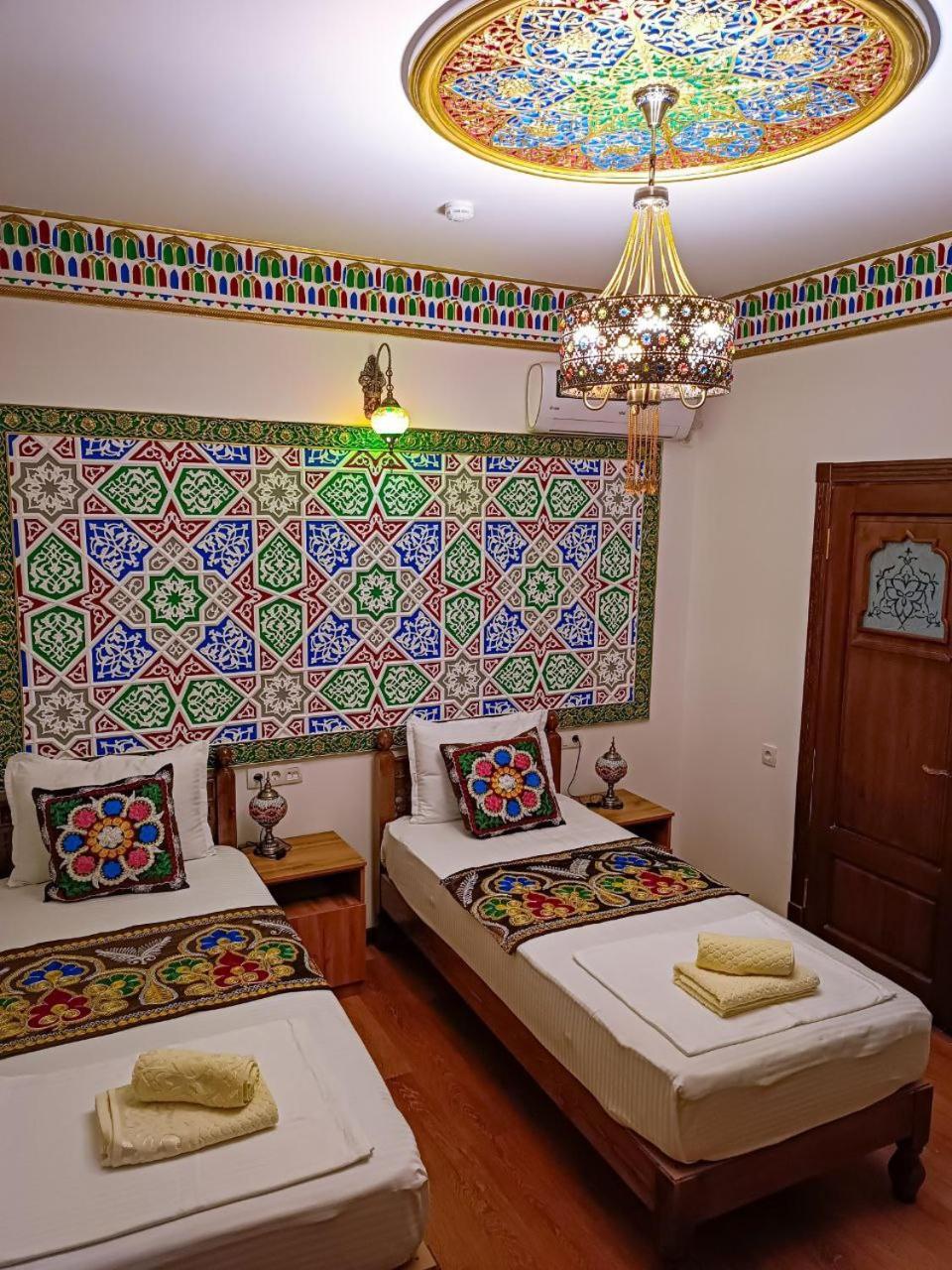 Meros Hotel Bukhara Esterno foto
